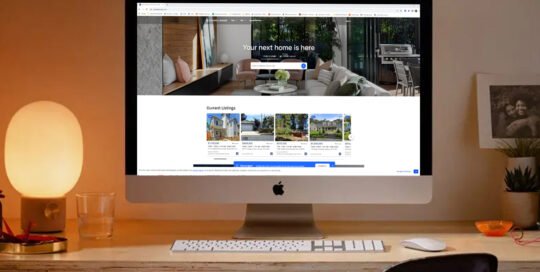 Desktop Monitor - Apple